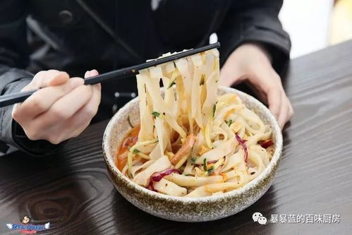 沈阳这家店用六星级面粉做凉皮配东北鸡架超级好吃,有20多家门店一般人还不让加盟