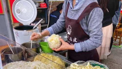 饭店凉皮内放黄瓜丝被罚,这也违反食品安全法