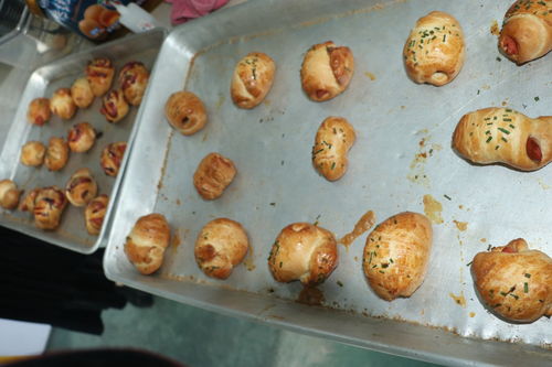 小记者探访食品厂 体验采访有收获