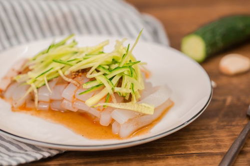 凉皮黄瓜被罚背后 食品安全隐患与健康风险警示