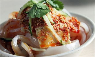 从凉皮到自然奇观 重识新疆魔鬼城与天然沥青矿的独特魅力