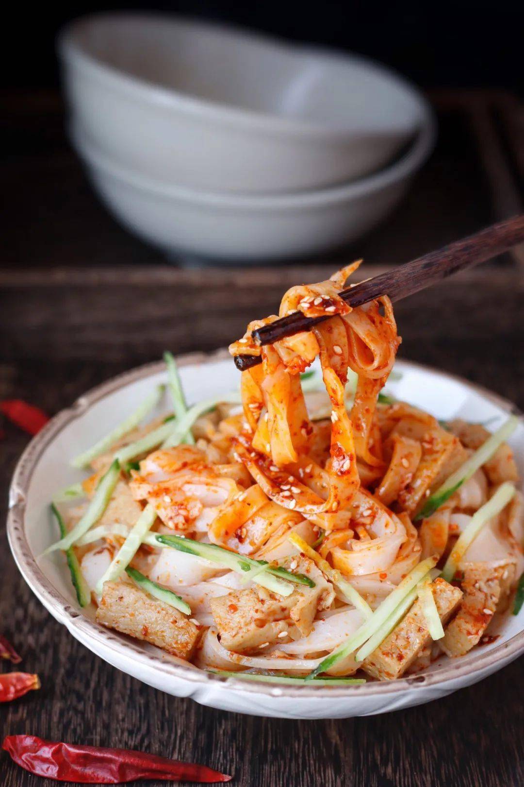 在家自制凉皮，简单又干净，看着都流口水